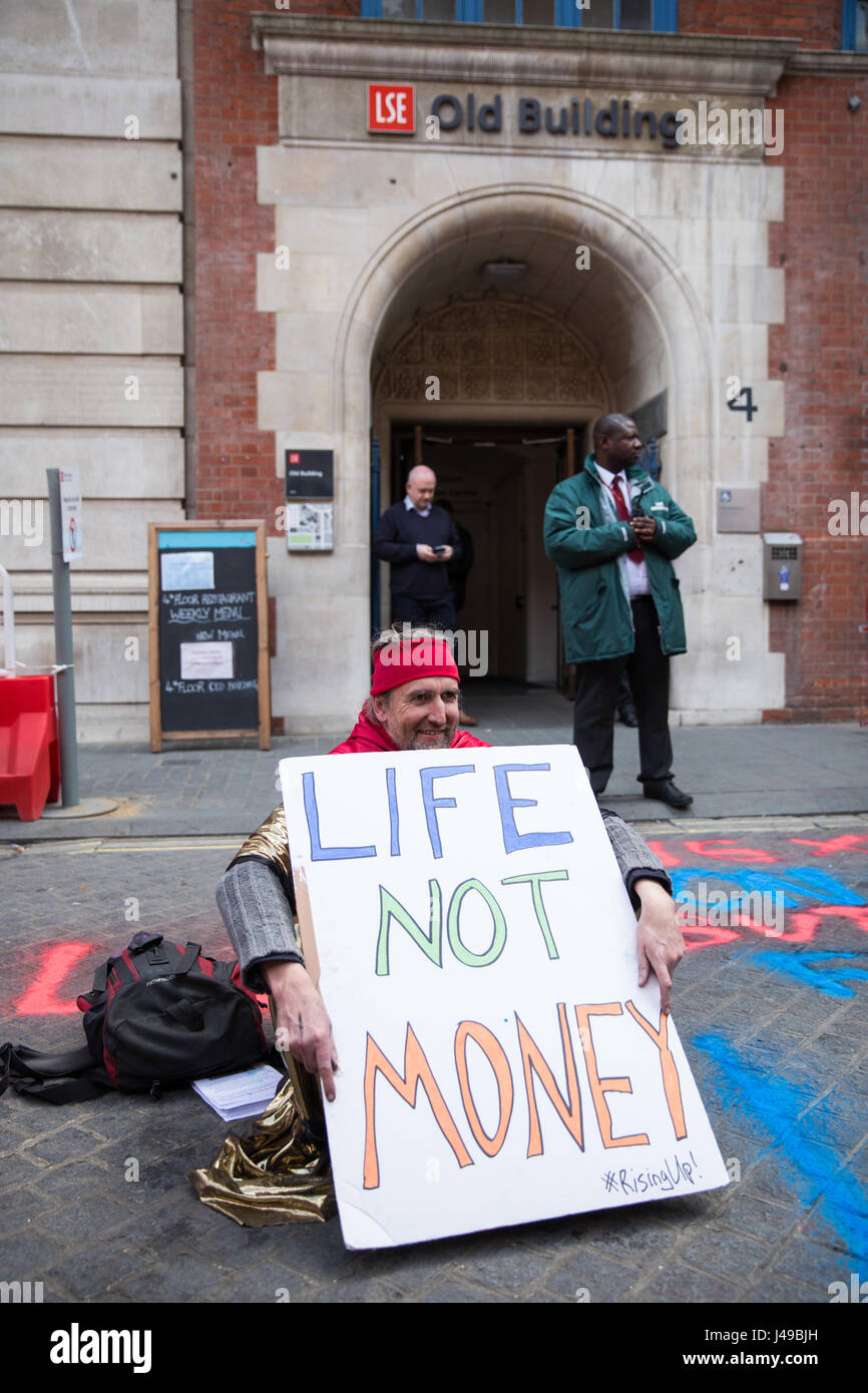 London, UK. 11th May, 2017. 'Life Not Money' activist and divestment campaigner Roger Hallam supports cleaners at the London School of Economics (LSE) belonging to the United Voices of the World trade union recommencing indefinite one-day-a-week strike action for parity of terms and conditions of employment with in-house staff after no offer was made to them by the LSE following the calling-off of their previous strike action. Credit: Mark Kerrison/Alamy Live News Stock Photo