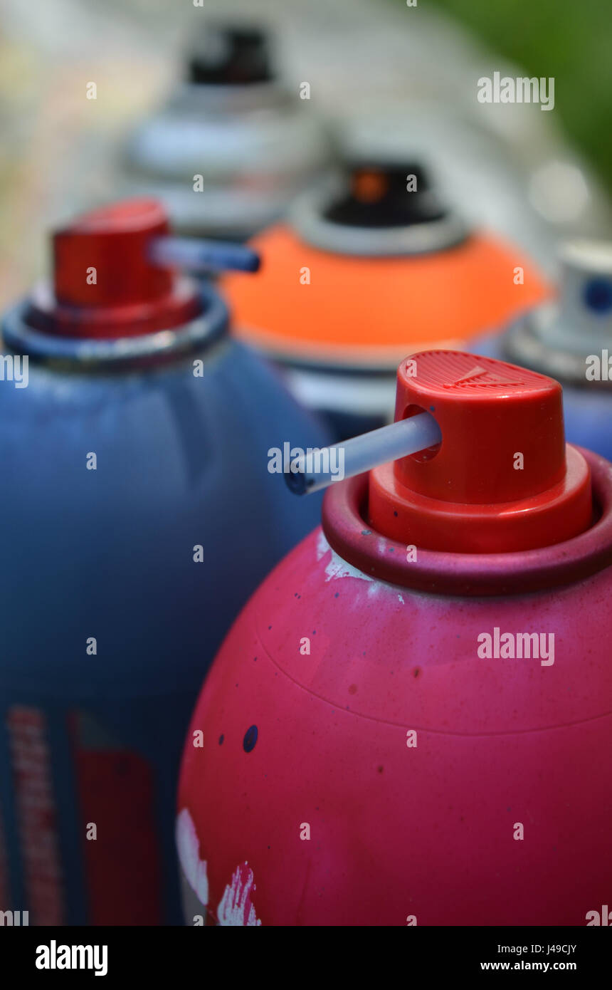 spray paint caps and cans of spray paint stock photo 140349075 alamy