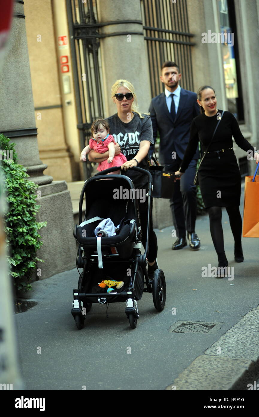 Milan, Wanda Nara shopping center with baby and driver Wanda Nara comes to  the center together with little Isabella and after being GUCCI she also  joins the LOUIS VUITTON boutique for shopping.