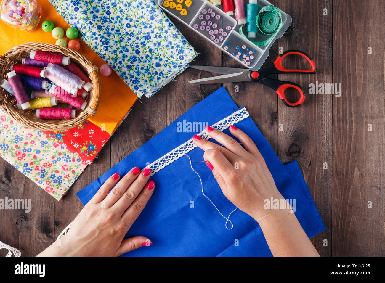 Closeup of woman's hand stitching quilting Stock Photo Alamy