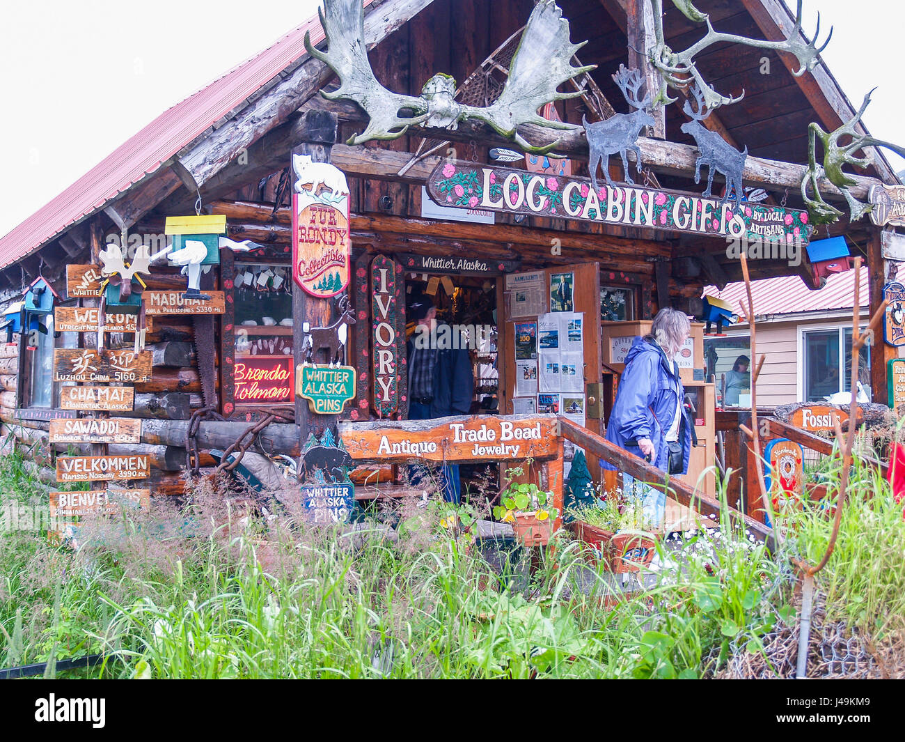 Log Cabin Gifts Tourist Souvenir Shop In Whittier Alaska Usa