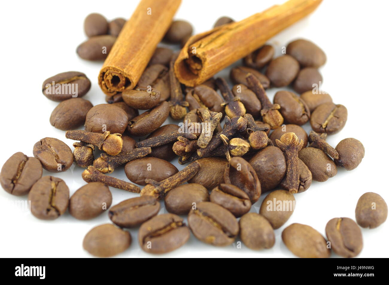 coffee beans and cloves Stock Photo Alamy