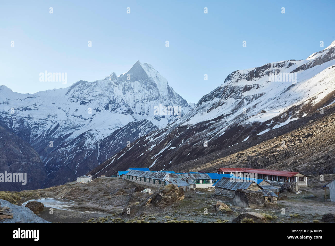 Remote accommodation in the valleys of the himalayan mountain range, Nepal. Stock Photo