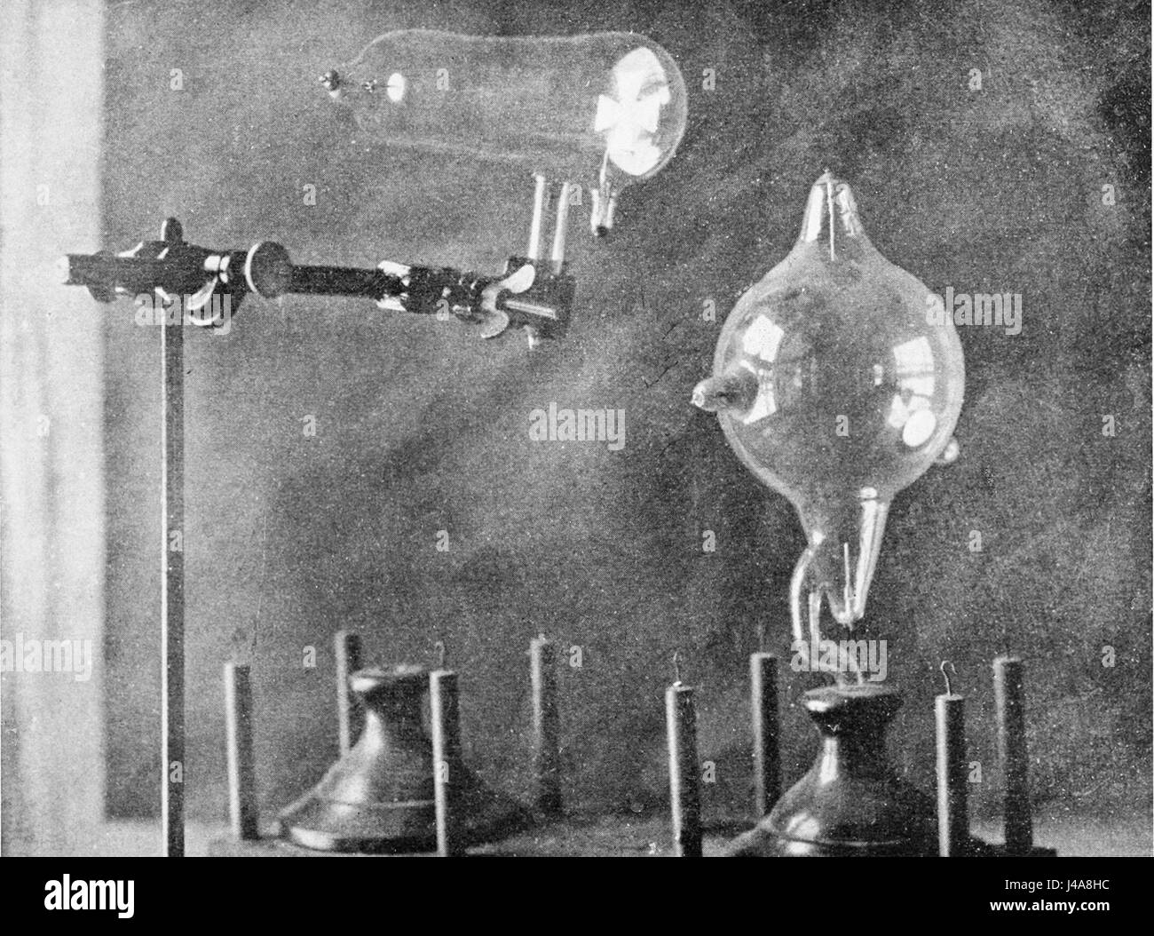 Crookes tubes hi-res stock photography and images - Alamy