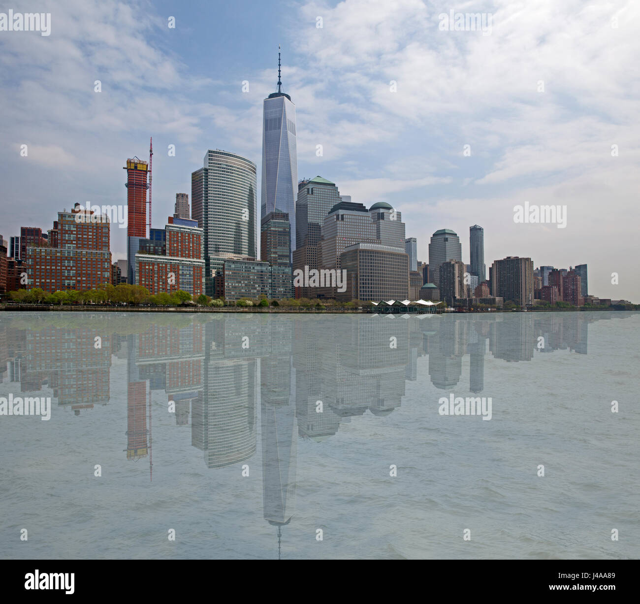 Modern skyline new york hi-res stock photography and images - Alamy