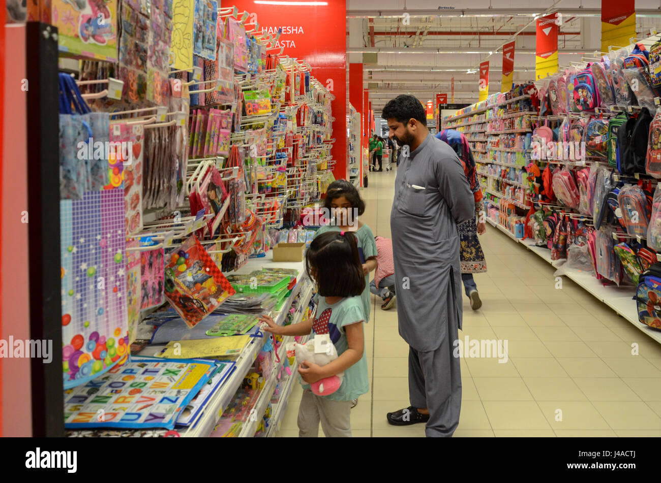 Hyperstar Supermarket at the biggest mall of Pakistan, Emporium Mall