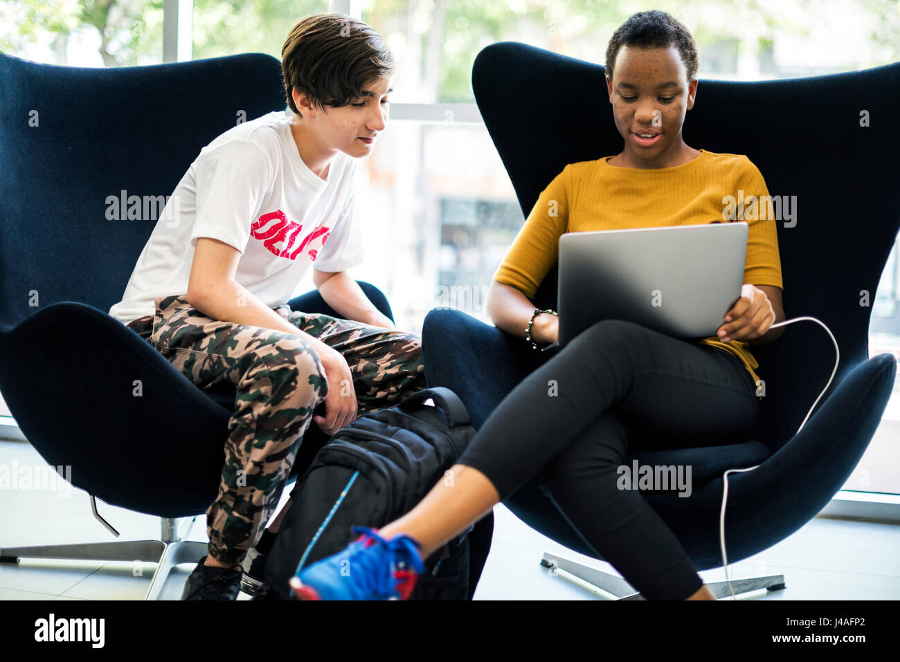 Students lifestyle e-learning with laptop Stock Photo - Alamy