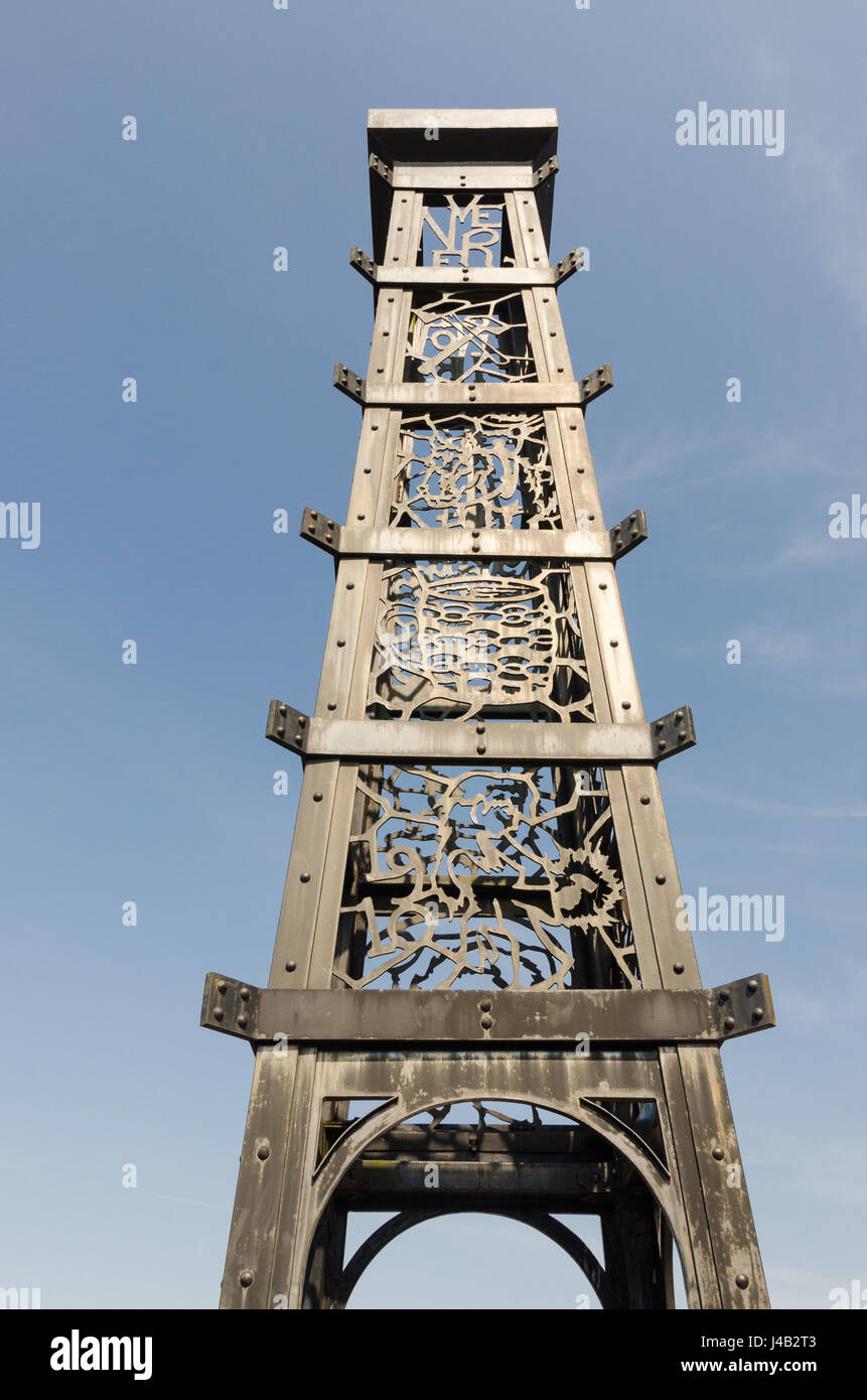 The Cradley Column metal art work in Cradley Heath High Street which celebrates the Black Country town's industrial heritage Stock Photo