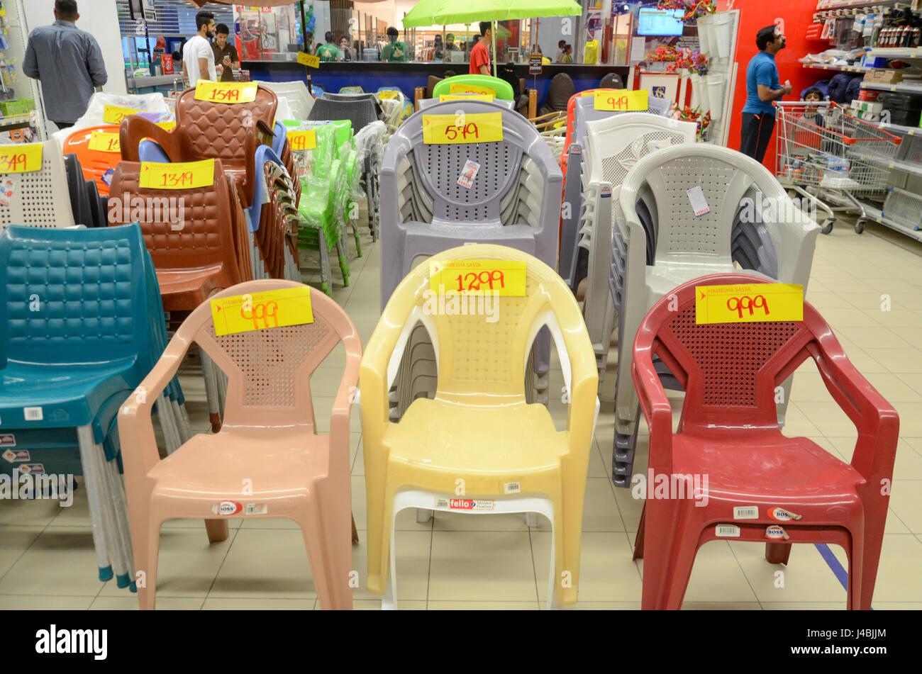 Hyperstar Supermarket at the biggest mall of Pakistan, Emporium Mall