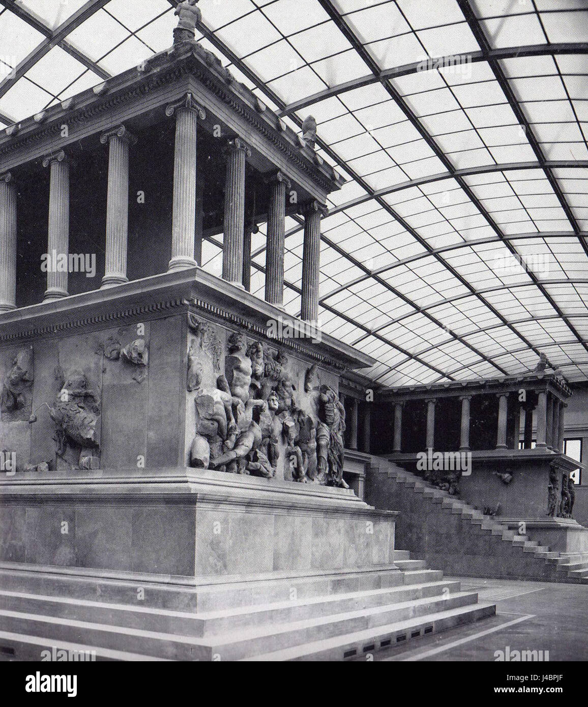 The Pergamonaltarimmesselbau refers to the construction and ceremonial ...