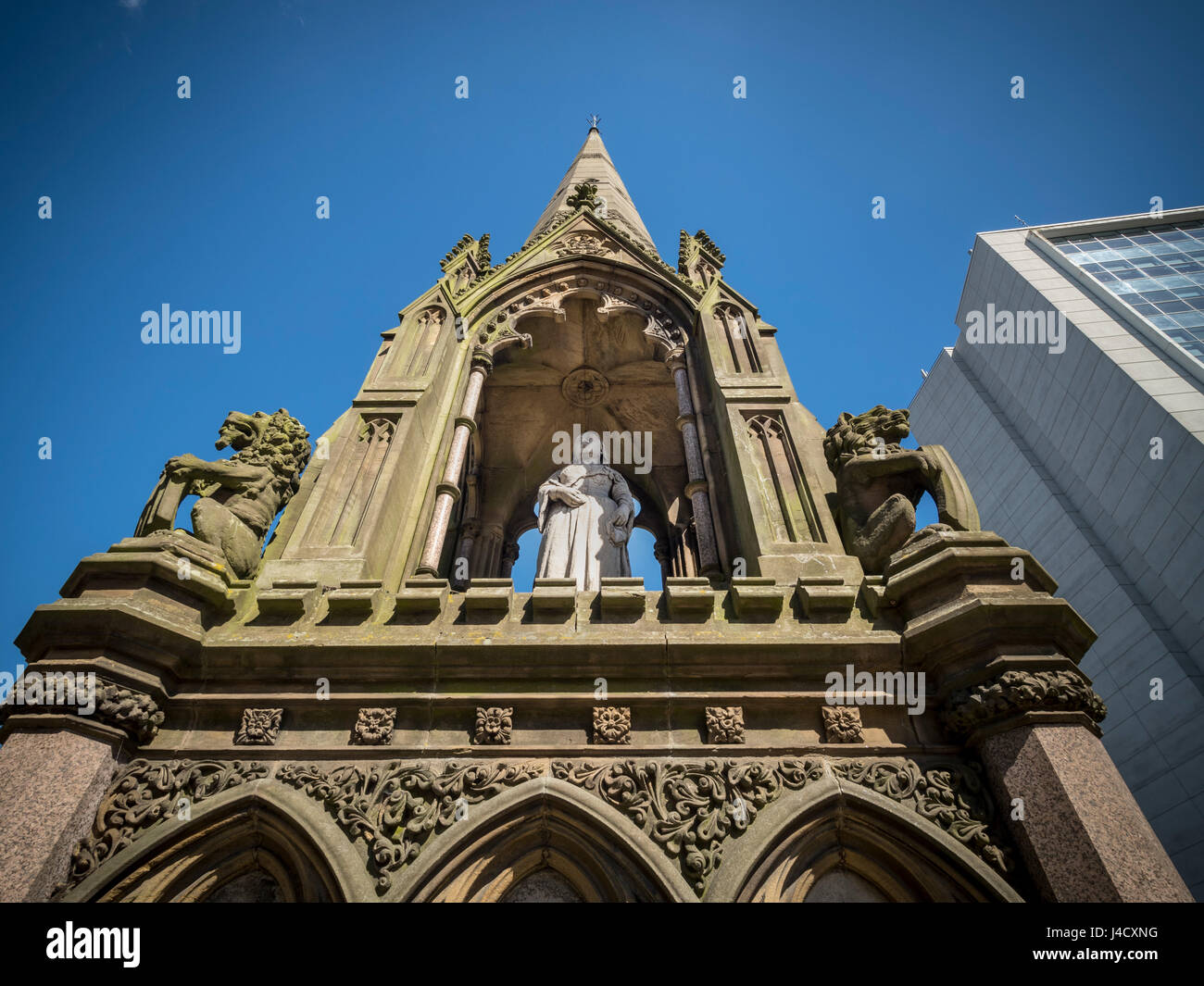 Statue of Queen Victoria erected in Station Square, Harrogate, UK,  to commemorate the Golden Jubilee  in 1887 Stock Photo