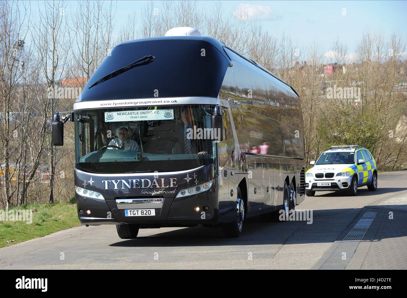 NEWCASTLE COACH ARRIVING WITH SUNDERLAND FC V NEWCASTLE UNIT STADIUM OF