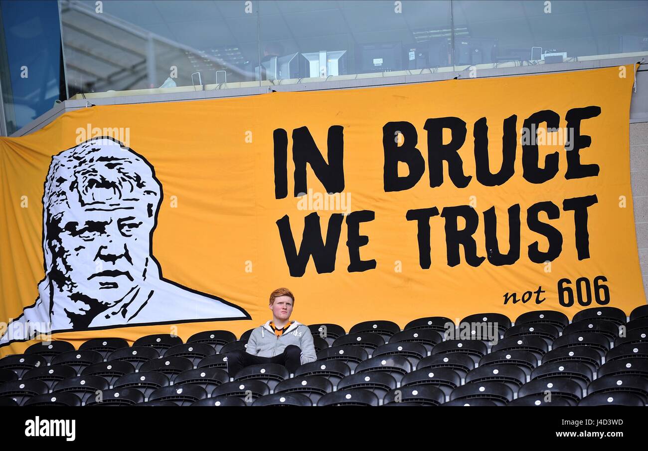 IN BRUCE WE TRUST BANNER HULL CITY FC V BURNLEY FC HULL CITY FC V