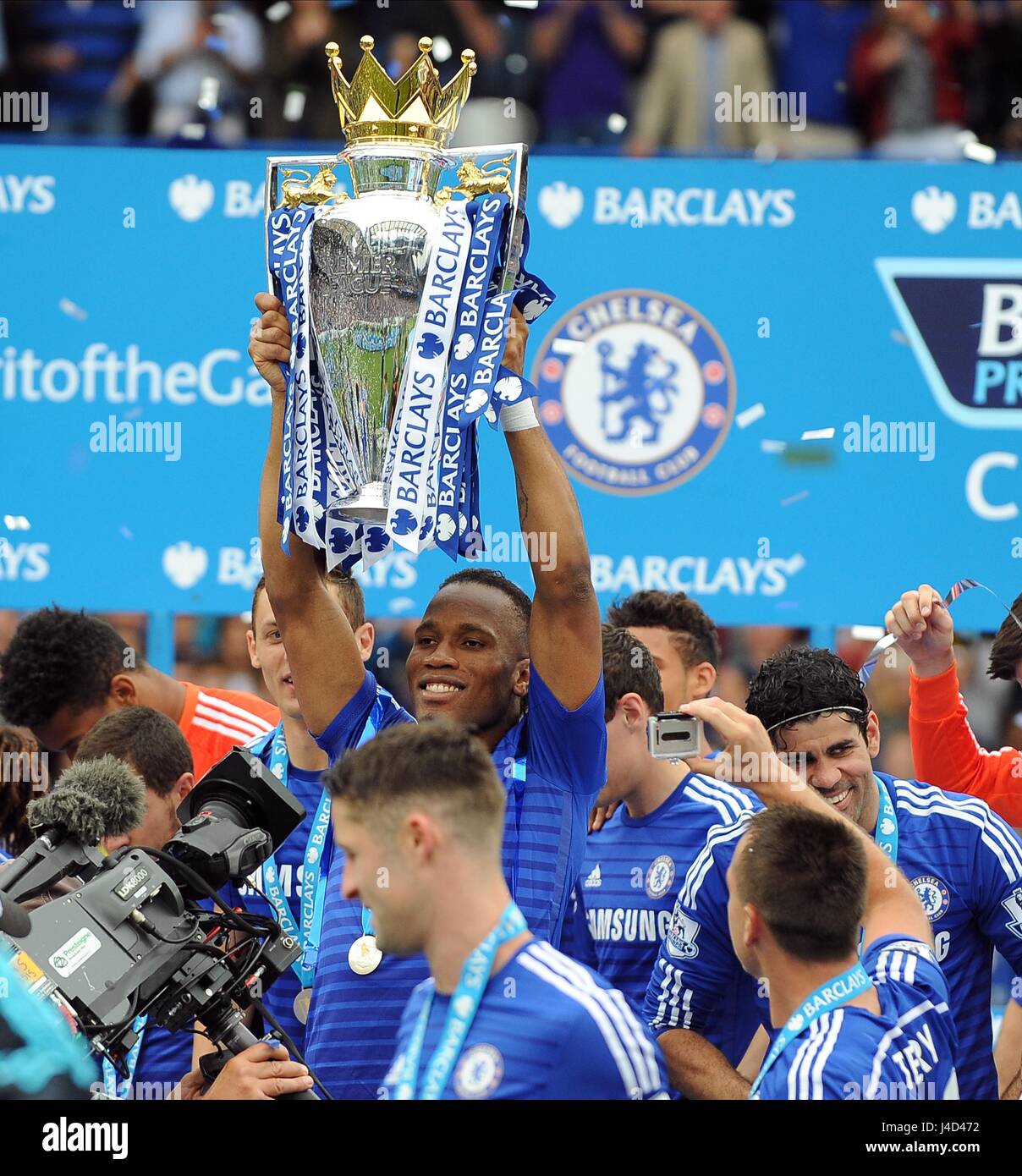 DIDIER DROGBA OF CHELSEA CELEB CHELSEA PREMIER LEAGUE CHAMPIO STAMFORD BRIDGE STADIUM LONDON ENGLAND 24 May 2015 Stock Photo