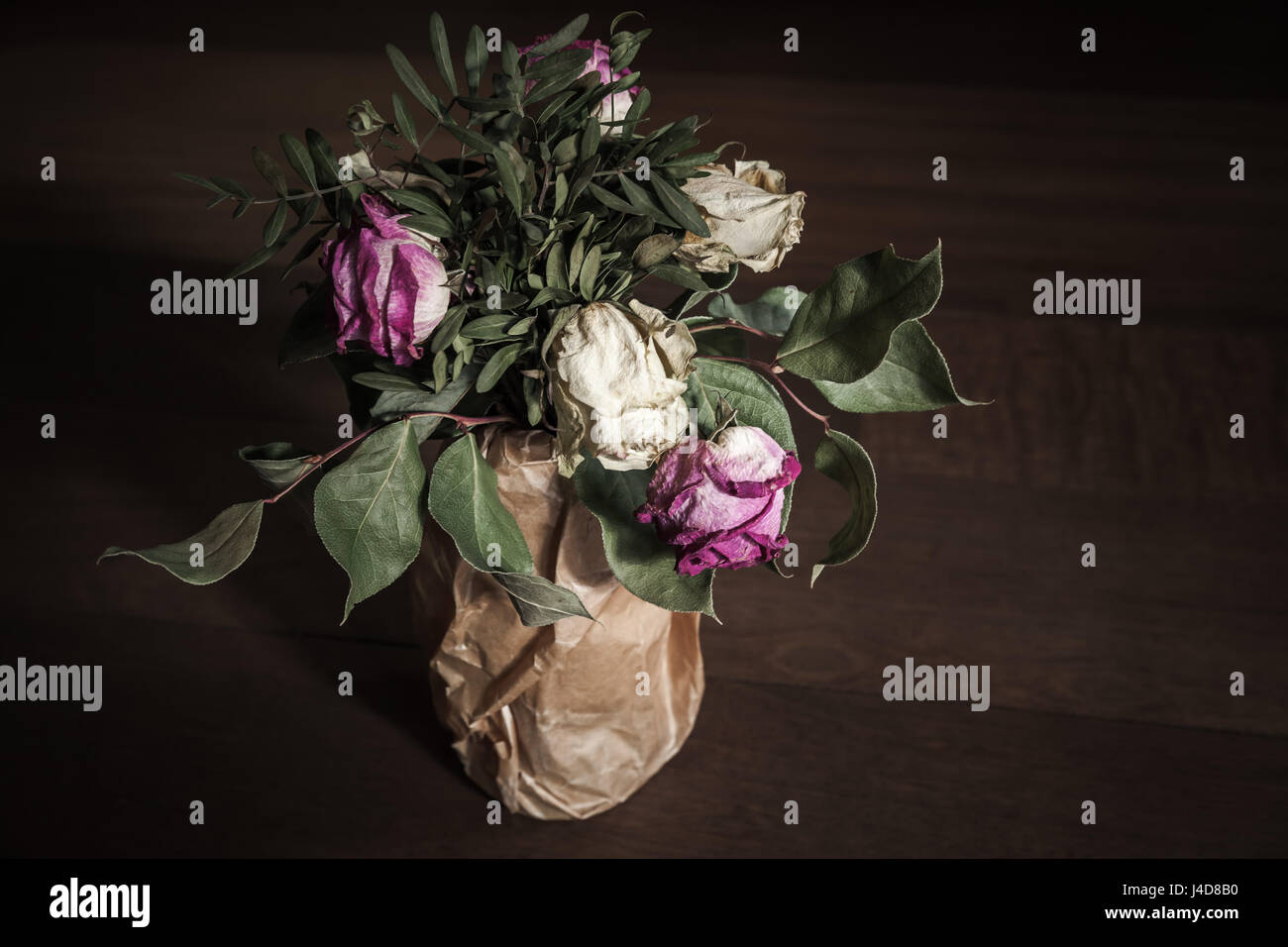Low key roses hi-res stock photography and images - Alamy