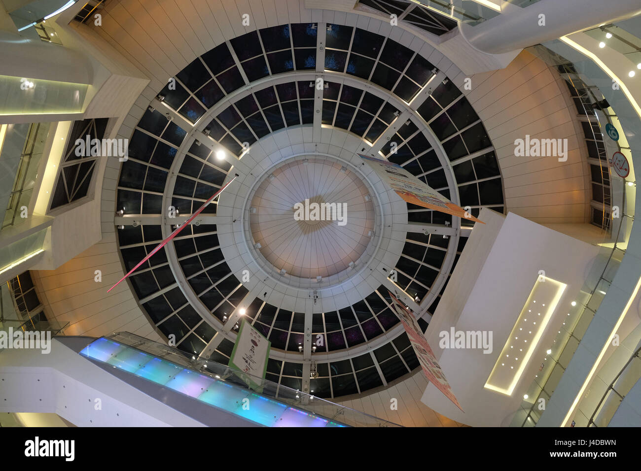 Retail shopping mall china hi-res stock photography and images - Alamy