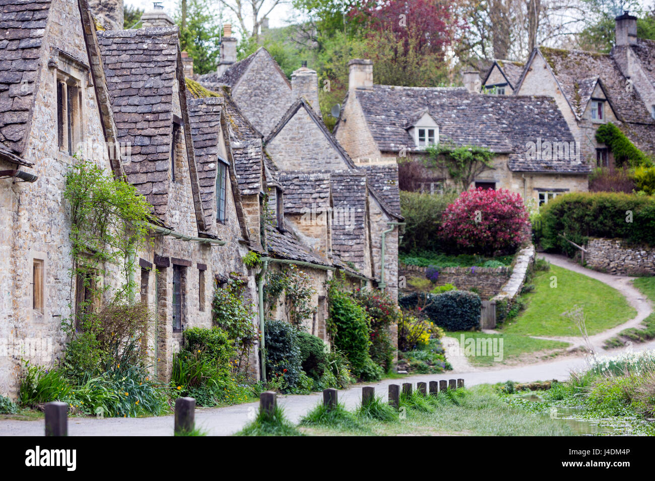 Arlington Row, Cotswold stone cottages, Bibury, Gloucestershire, England, UK Stock Photo