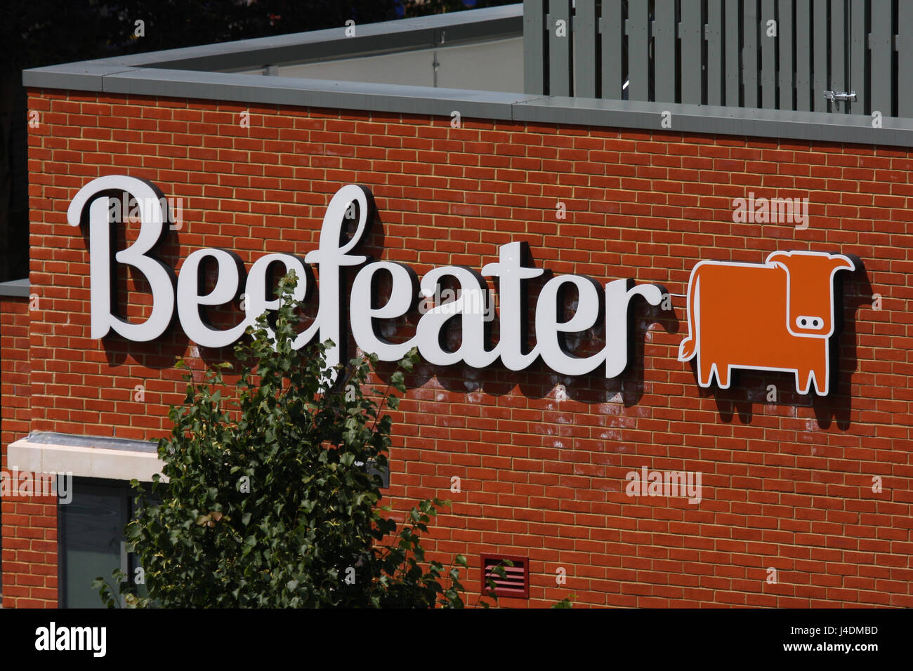 Beefeater restaurant hi-res stock photography and images - Alamy