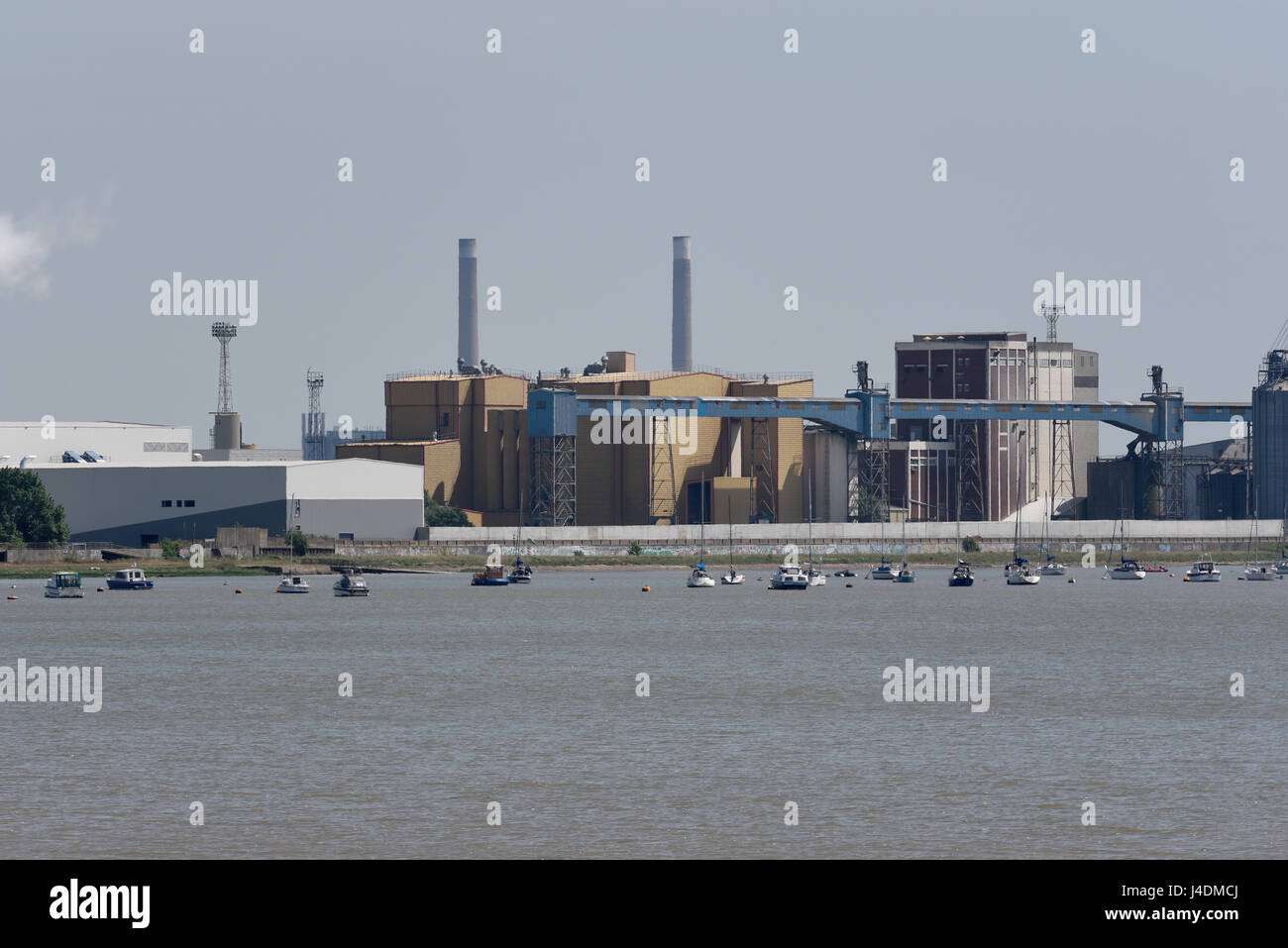 Thames Grain Elevators Grain Terminal in Tilbury Docks, on the River Thames in Essex, with storage silos Stock Photo