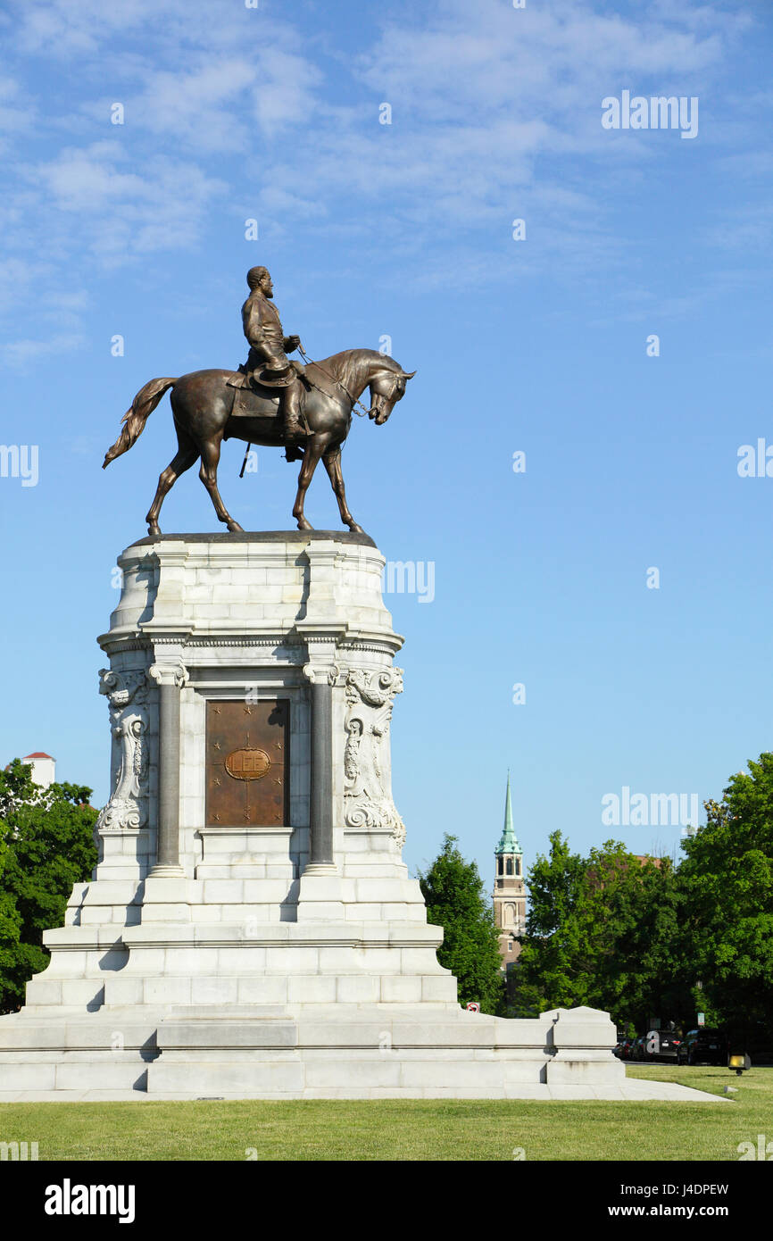 Monument to Confederate General Robert E. Lee, Monument Avenue, Richmond, Virginia, USA Stock Photo