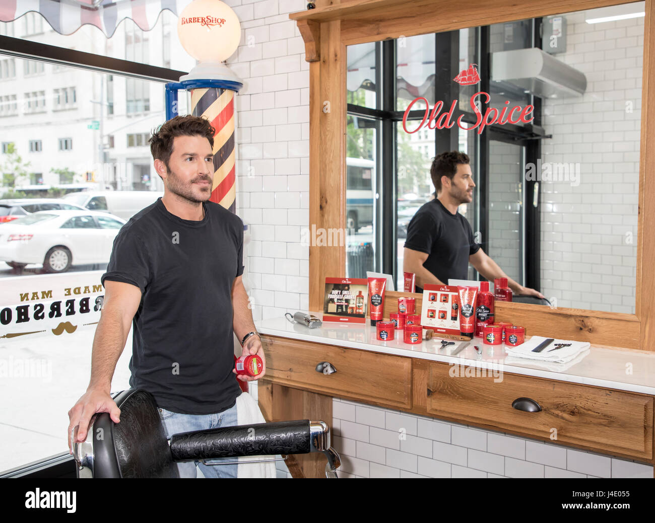New York, USA. 11th May, 2017. Old Spice and Celebrity Groomer Benjamin Thigpen Team Up to teach guys how to get a 'hair' of confidence at Made Man Barber Shop, Manhattan Credit: Sam Aronov/Alamy Live News Stock Photo
