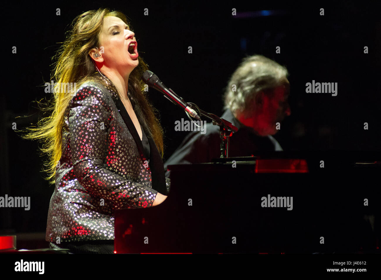 Milan, Italy. 11th May, 2017. The Welsh singer-songwriter JUDITH OWEN performs live on stage at Teatro Degli Arcimboldi opening the show of Bryan Ferry Credit: Rodolfo Sassano/Alamy Live News Stock Photo