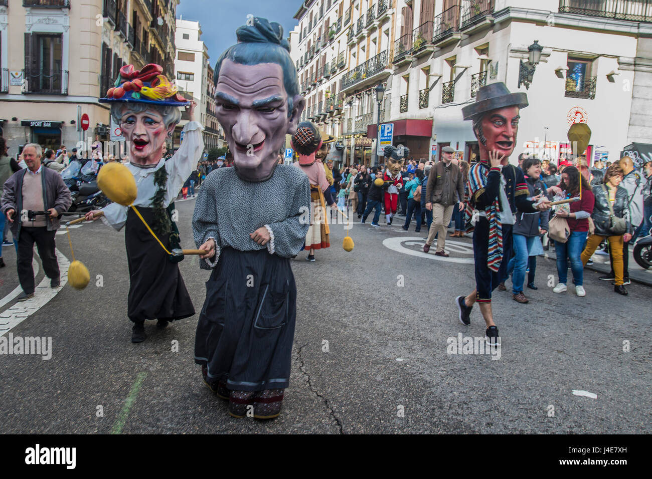 Madrid, Spain. 12th May, 2017. celebrations of the an Isidro starts with the giant cabezudos (enormous pupets)  on center streets of Madrid Credit: Alberto Sibaja Ramírez/Alamy Live News Stock Photo