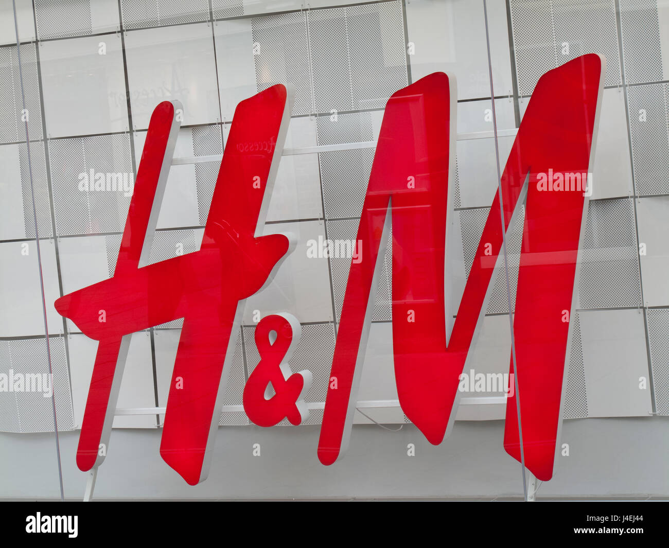 H and m founder hot sale