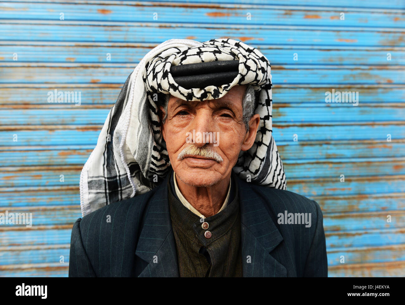 Palestinian headdress hi-res stock photography and images - Alamy