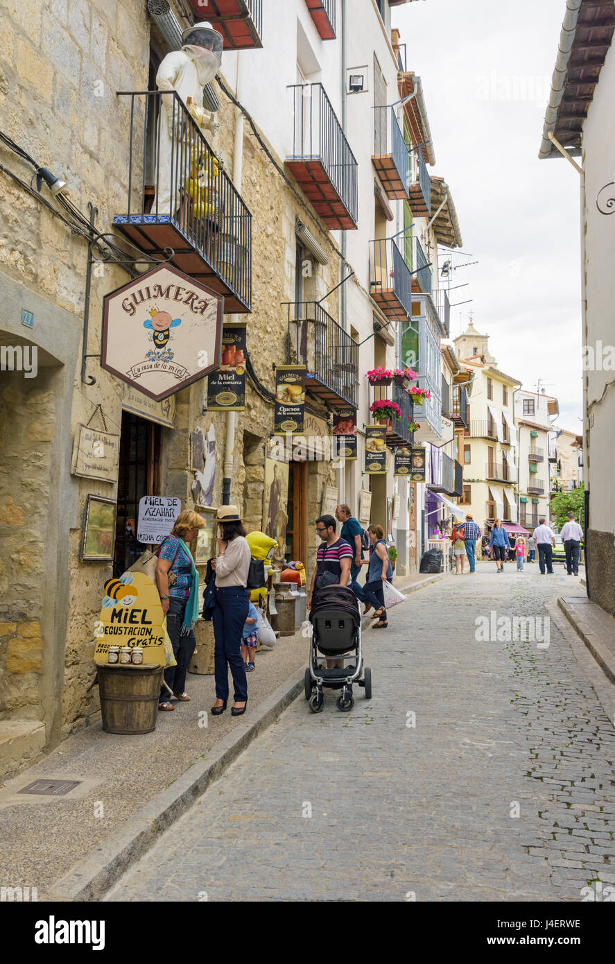 La Casa de la Miel – The House of Honey in the old town cobbled streets of Morella, Spain Stock Photo