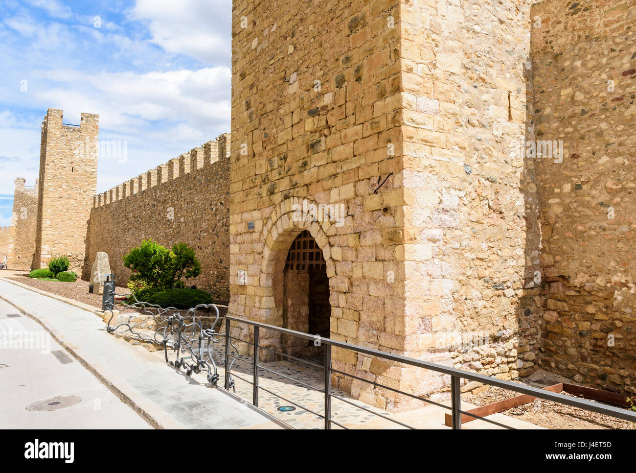 Sant Jordi tower-gate, famed for the legend of where St George killed the dragon, Montblanc, Tarragona, Catalonia, Spain Stock Photo