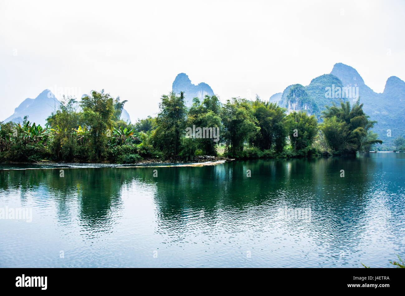 Beautiful river mountains scenery hi-res stock photography and images ...