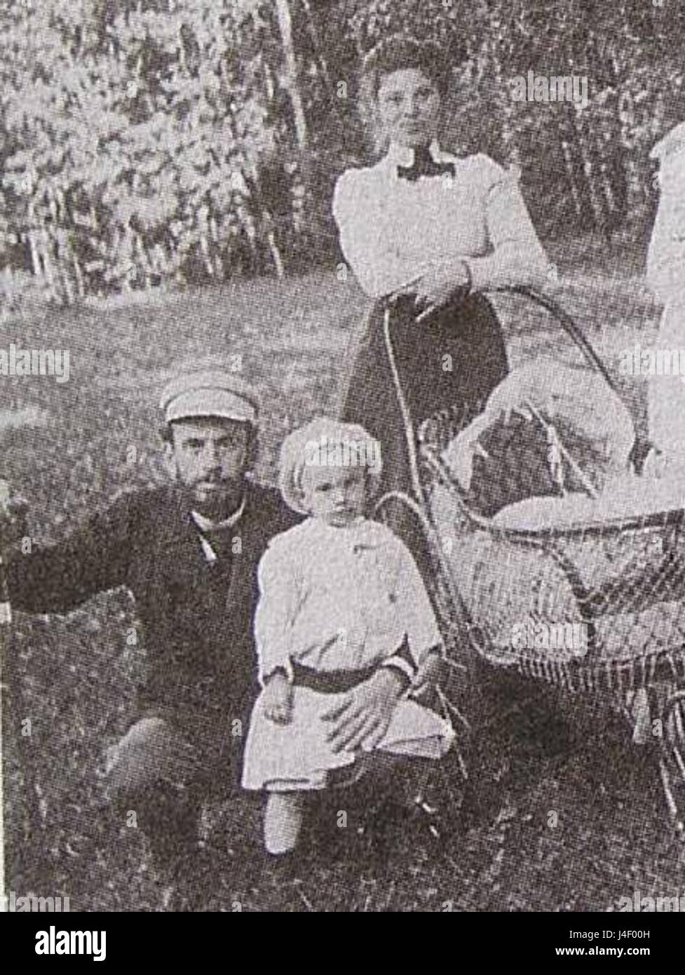 Lev Lvovich Tolstoy with his wife and little Leo his son Stock Photo Alamy
