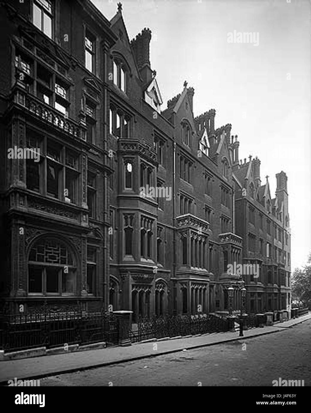Maxwell House Arundel Street 11 Sep 1905 Stock Photo Alamy