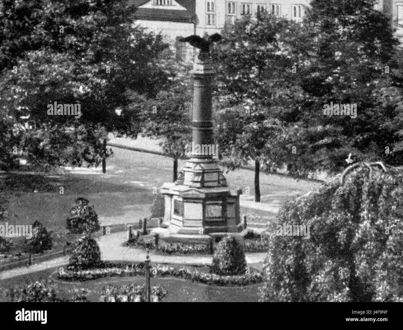 Statue frankfurt Black and White Stock Photos & Images - Alamy