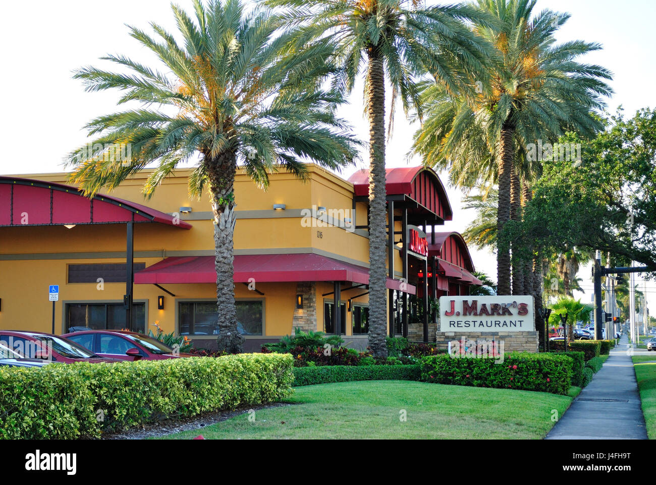 Fort Ft. Lauderdale Florida,Sunrise,Sawgrass Mills mall,food  court,tables,families,restaurant restaurants food dining cafe  cafes,FL181222029 Stock Photo - Alamy