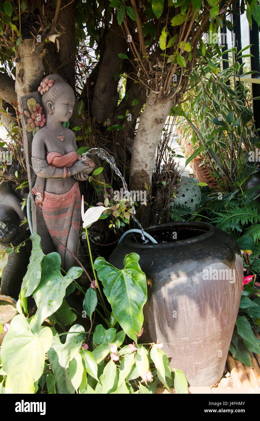 Clay for cheap outdoor sculpture
