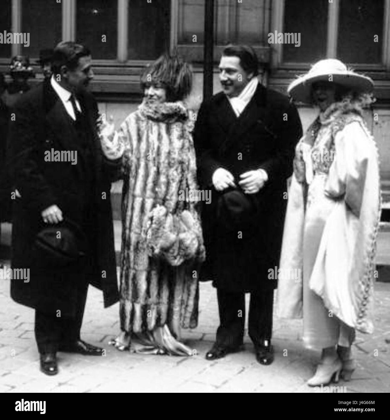 Sacha Guitry et Yvonne Printemps 1919 Stock Photo