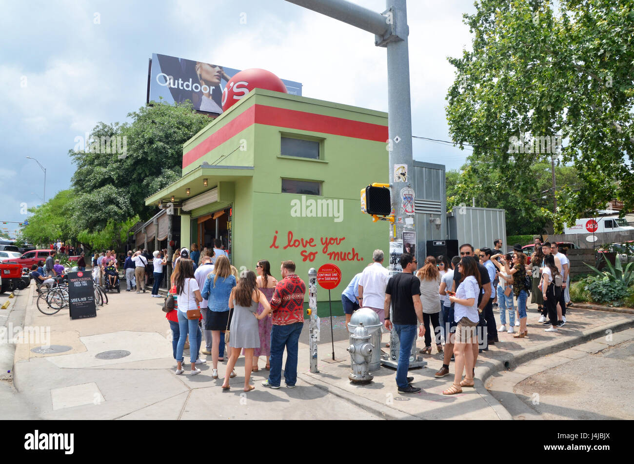 Tourists Pose In Front Of The I Love You So Much Graffiti In Austin Stock Photo Alamy Tourists Pose In Front Of The I Love You So Much Graffiti In Austin Stock Photo Alamy