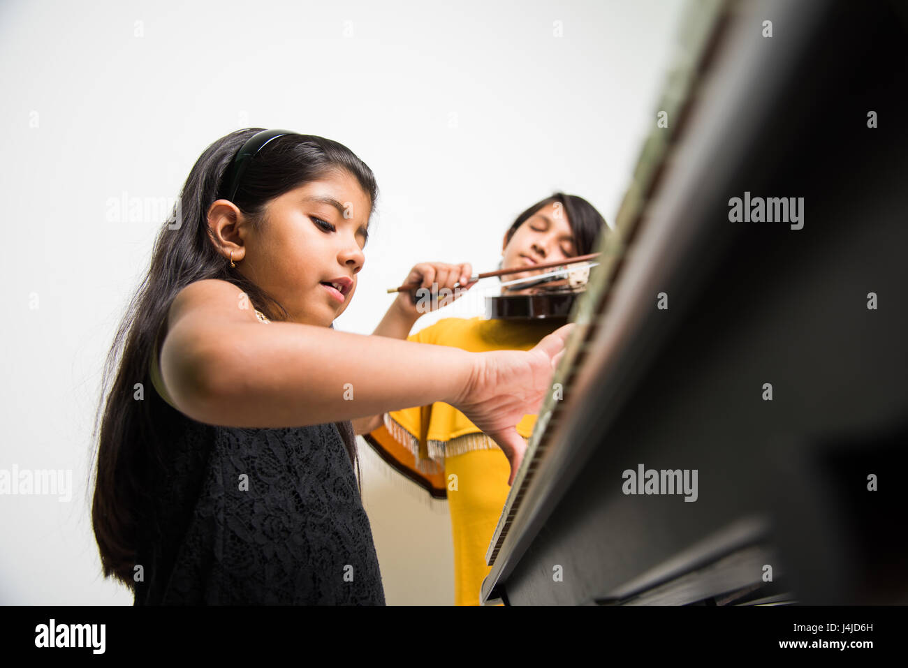 Piano like instrument hires stock photography and images Alamy