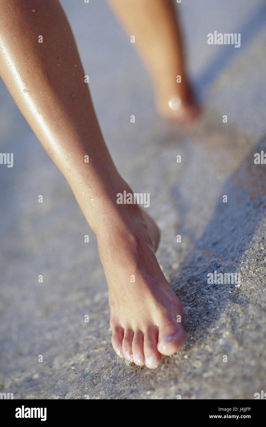 Sand woman detail feet barefoot hi-res stock photography and images - Alamy