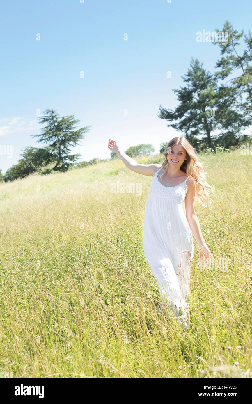Woman in white dress long hair hi-res stock photography and images - Alamy