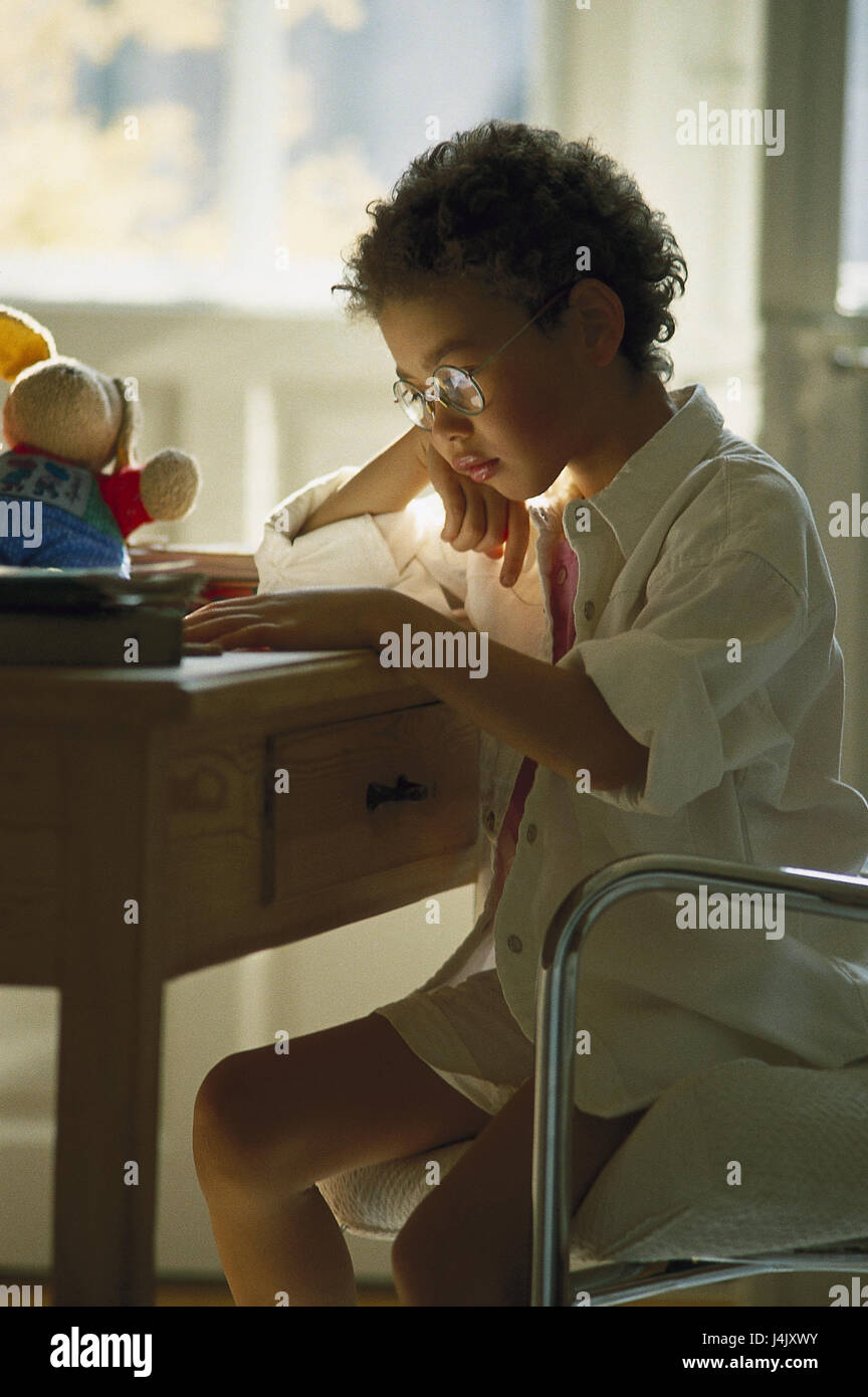 Children's rooms, girls, swarthy, glasses, homework, read inside, at home, child, blond, long-haired, learn, assignment, house practise, school child, schoolgirl, childhood Stock Photo
