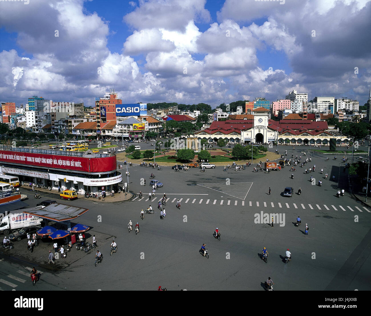 Vietnam, Ho Chi Minh Stadt, town view, fish oil Nguyen Han Platz, Ben Than Markt outside, Asia, town, Saigon, Thanh Pho Ho Chi Minh, building, houses, passers-by, overview Stock Photo