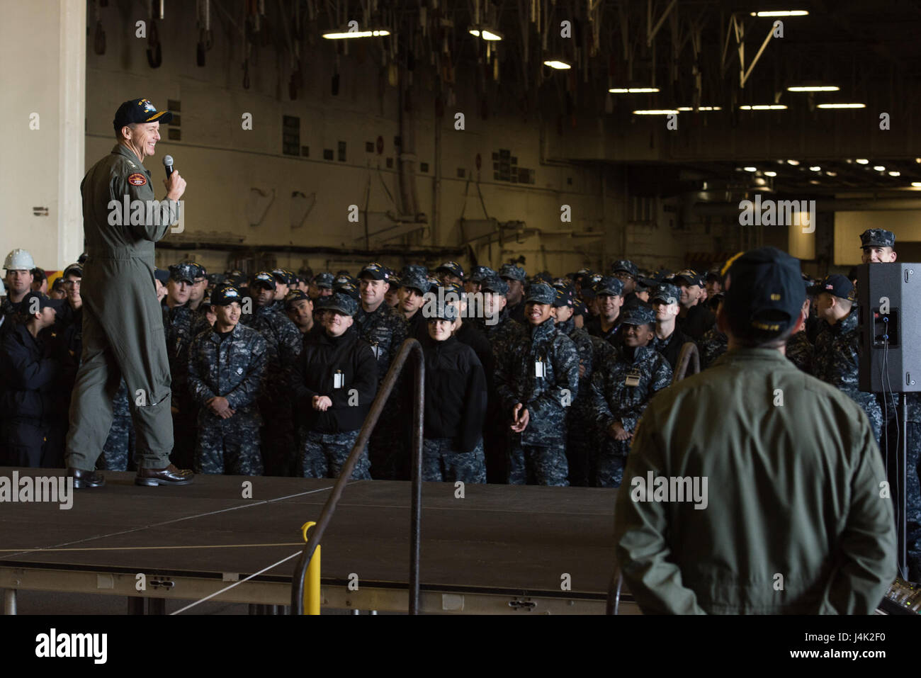 170112NBR551065 BREMERTON, Washinton (Jan. 12, 2017) BREMERTON