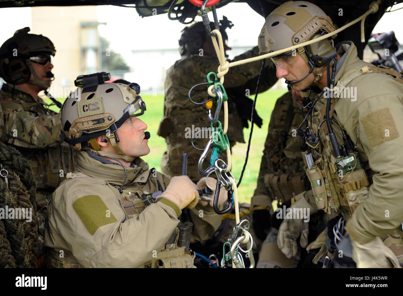 Oregon Air National Guard members from the 142nd Fighter Wing, 125th Special Tactics Squadron, conduct various hoist, rope and rappel training from a MH-60 Blackhawk, as part of ongoing operational readiness training, March 19, 2017, Portland Air National Guard Base, Ore. (U.S. Air National Guard photo by Tech. Sgt. John Hughel, 142nd Fighter Wing Public Affairs) Stock Photo