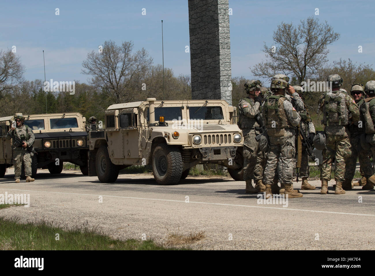 U.S. Army Reserve Soldiers from the 341st Engineer Company and 401st ...