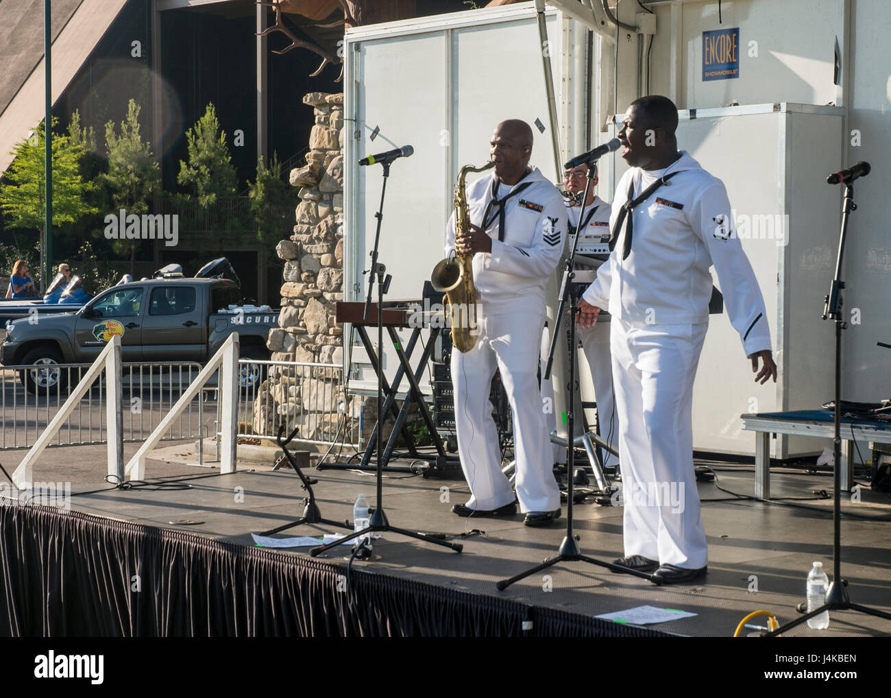 170508-N-RN782-014:  MEMPHIS, Tenn. (May 8, 2017) — U.S. Fleet Forces Band members Musician 1st Class Winnie Dawkins, left, from Nassau, Bahamas, and Musician 3rd Class Julius Coker, right, from Philadelphia, perform their set at The Pyramid in Memphis, Tenn. May 8, during Memphis Navy Week. Memphis Navy Week serves as the Navy's principle outreach effort in areas of the country without a significant Navy presence. (U.S. Navy photo by Mass Communication Specialist 2nd Class Brian T. Glunt/Released) Stock Photo