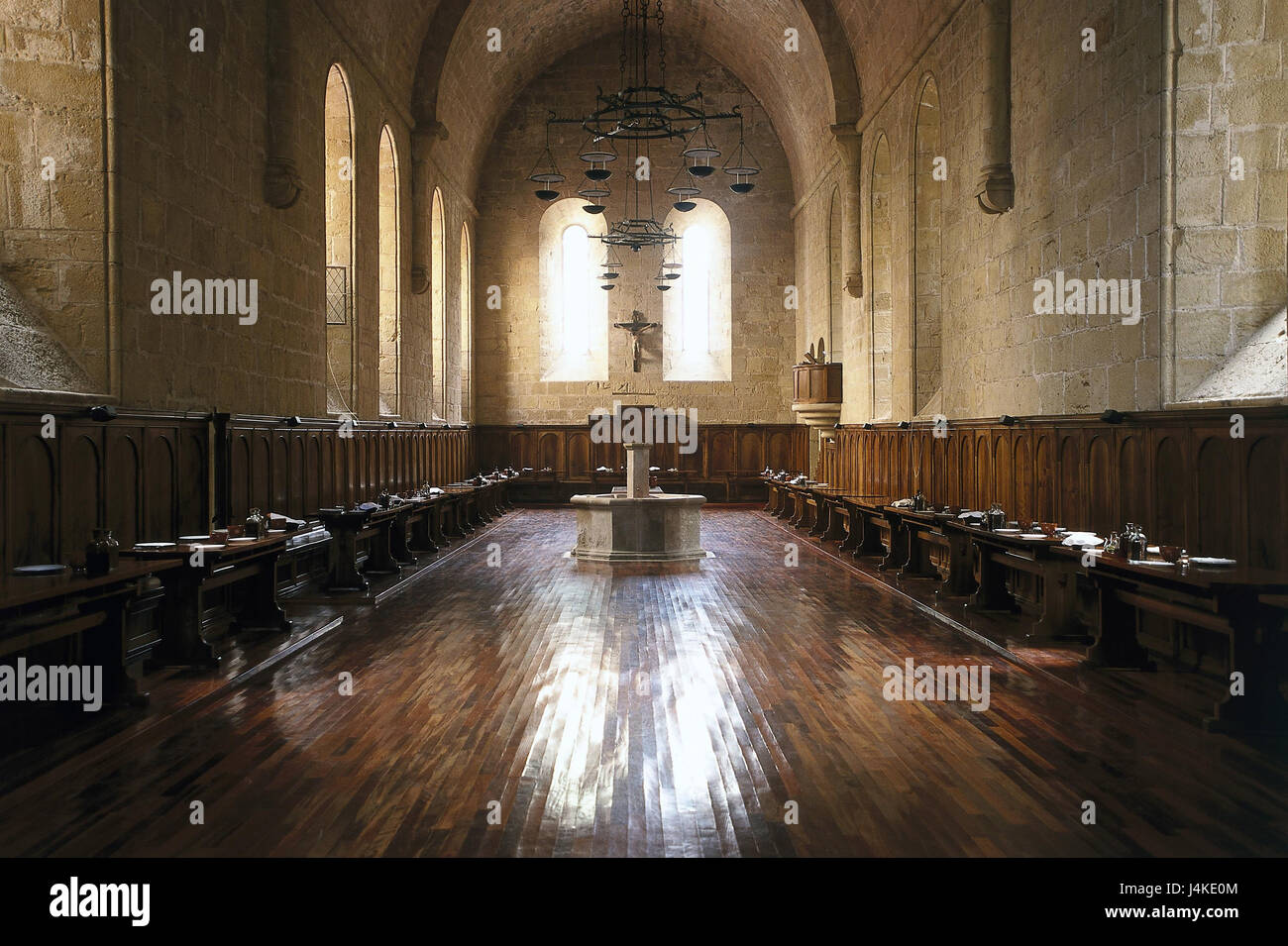 Spain, Catalonia, Monasterio Santa Maria de Poblet, dining room Europe, Cistercian monastery, cloister, structure, king's cloister, hall, tables, dishes, covered, architectural style, architecture, culture, place of interest, UNESCO-world cultural heritage Stock Photo