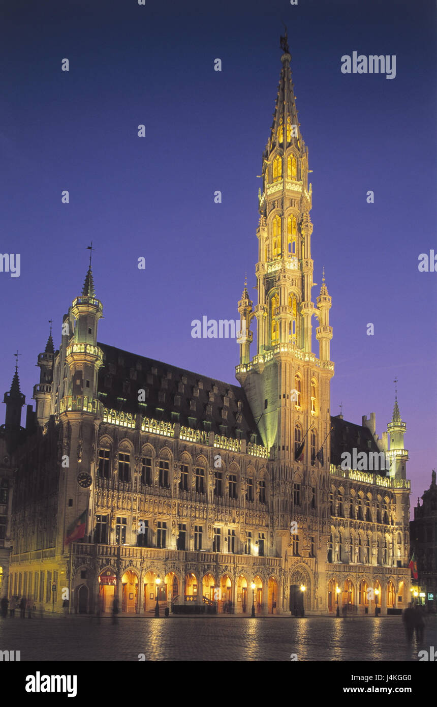Belgium, Brabant, Brussels, The big square, city hall, lighting, dusk Europe, customs union Benelux, province Walloon Brabant, town, city, capital, seat of power, part of town, place of interest, landmark, city centre, The Grand Palace, Grote market, building, structure, tower, bell tower, architectural style Gothic, 96 m high, city hall tower, hotel de Ville, illuminateds, dusk, UNESCO-world cultural heritage Stock Photo